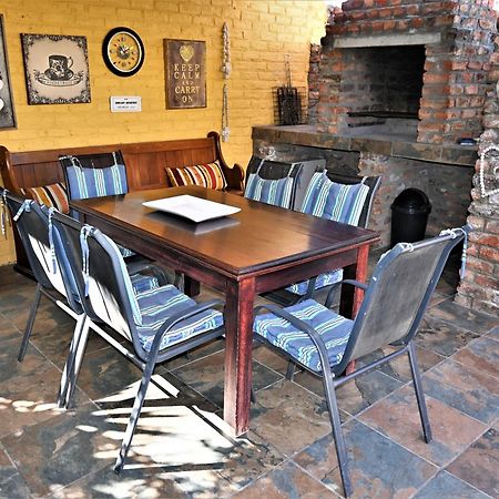 Beau & I Bed and Breakfast Graaff-Reinet Exteriör bild