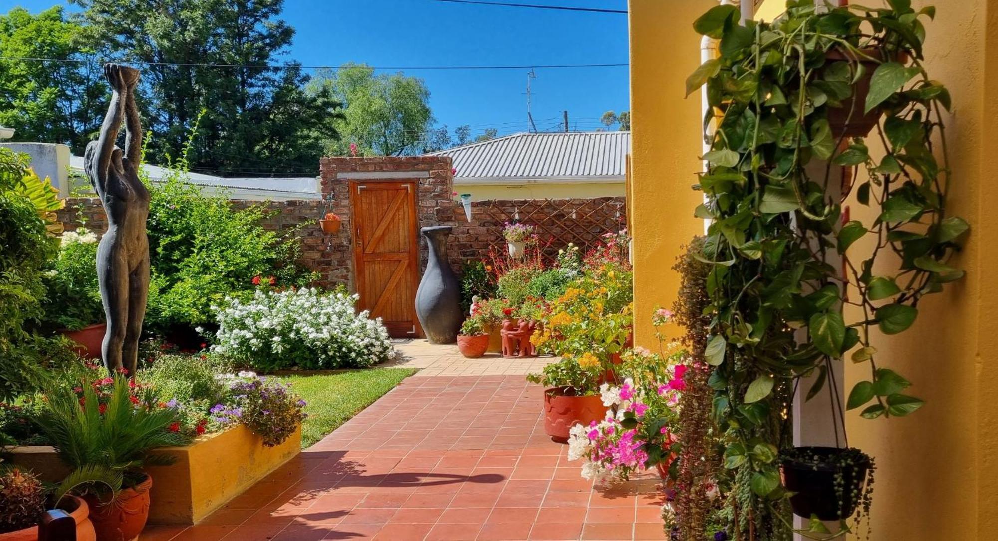 Beau & I Bed and Breakfast Graaff-Reinet Exteriör bild