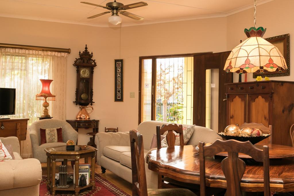 Beau & I Bed and Breakfast Graaff-Reinet Exteriör bild