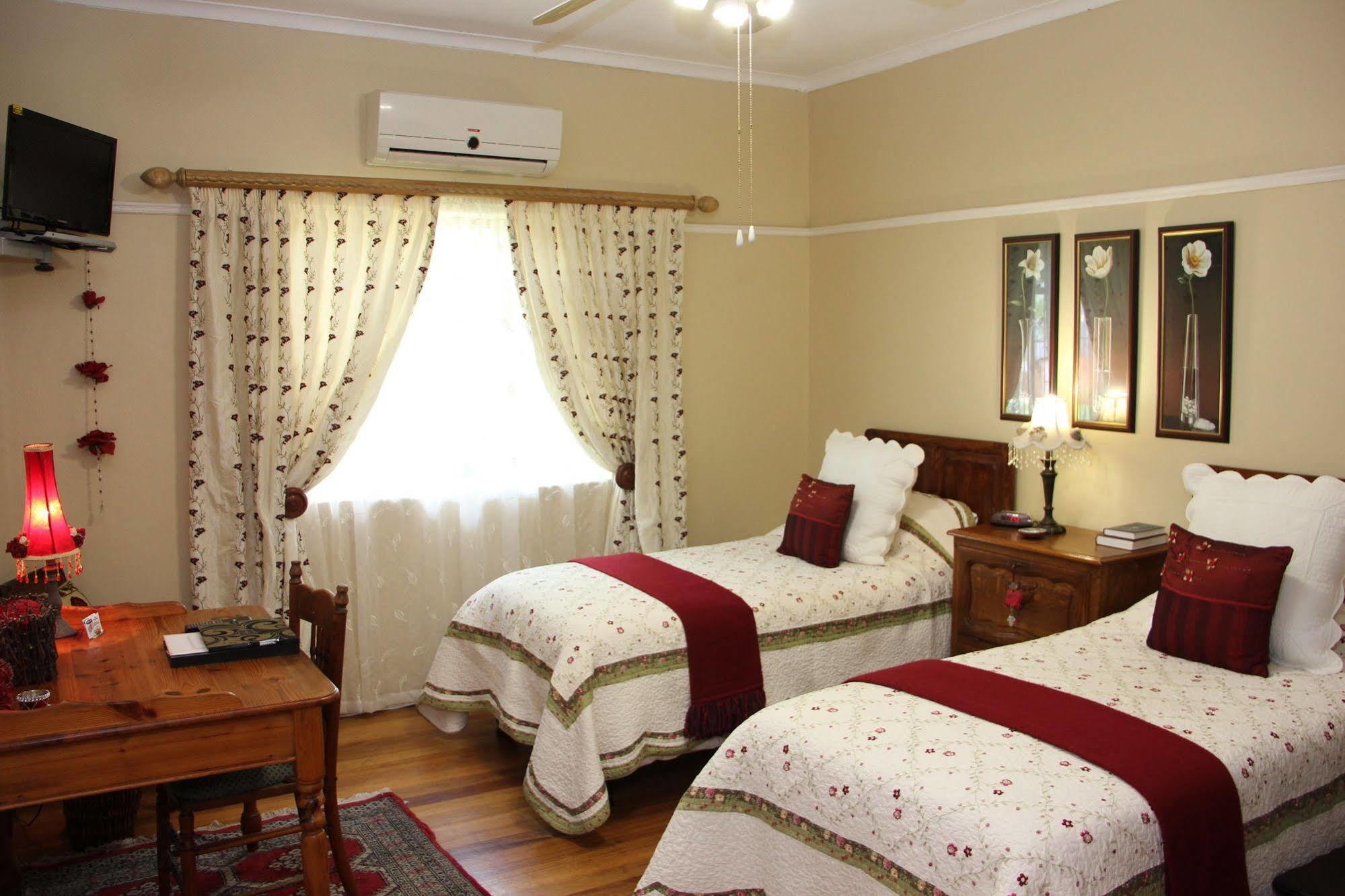 Beau & I Bed and Breakfast Graaff-Reinet Exteriör bild