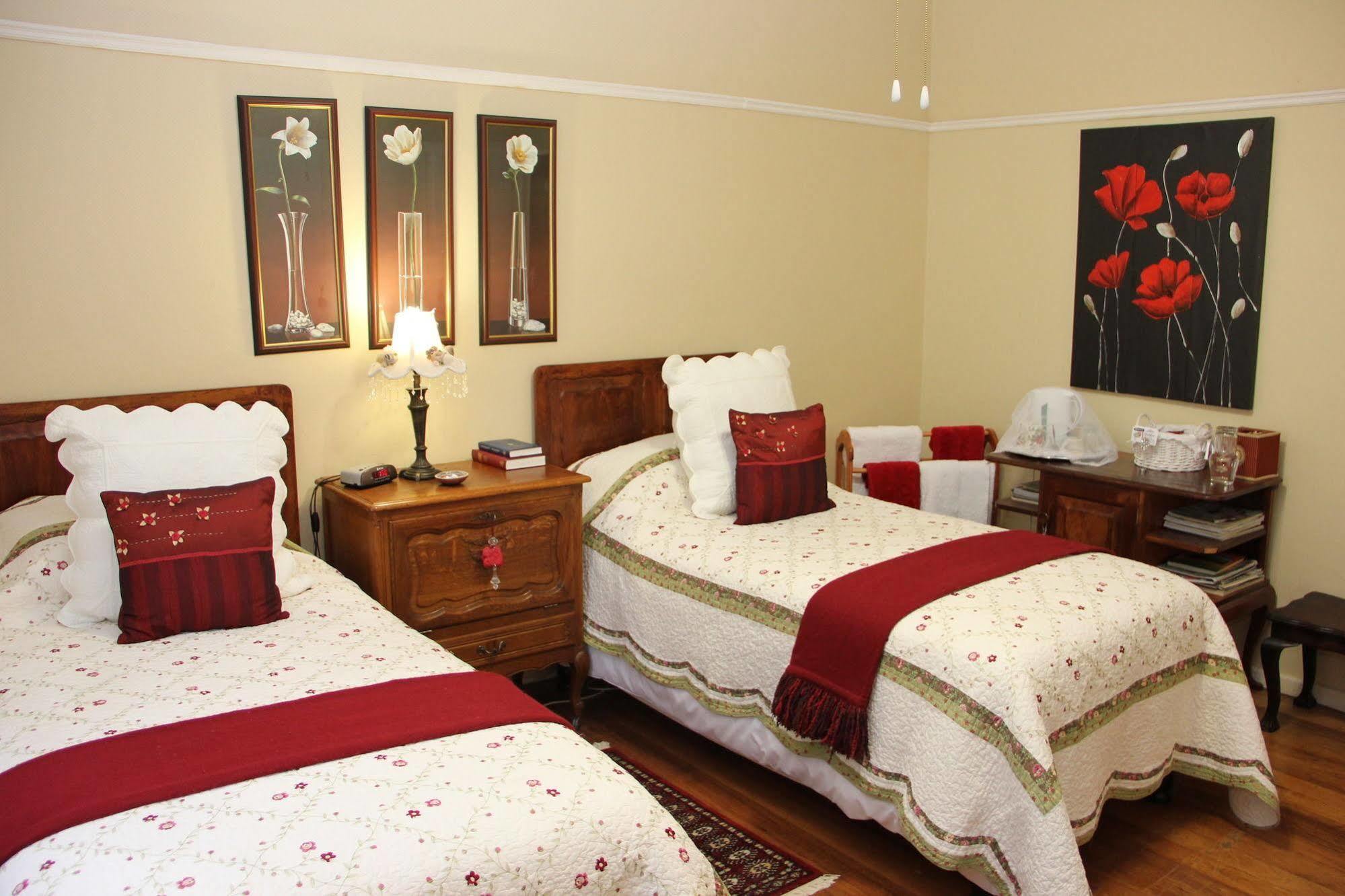 Beau & I Bed and Breakfast Graaff-Reinet Exteriör bild