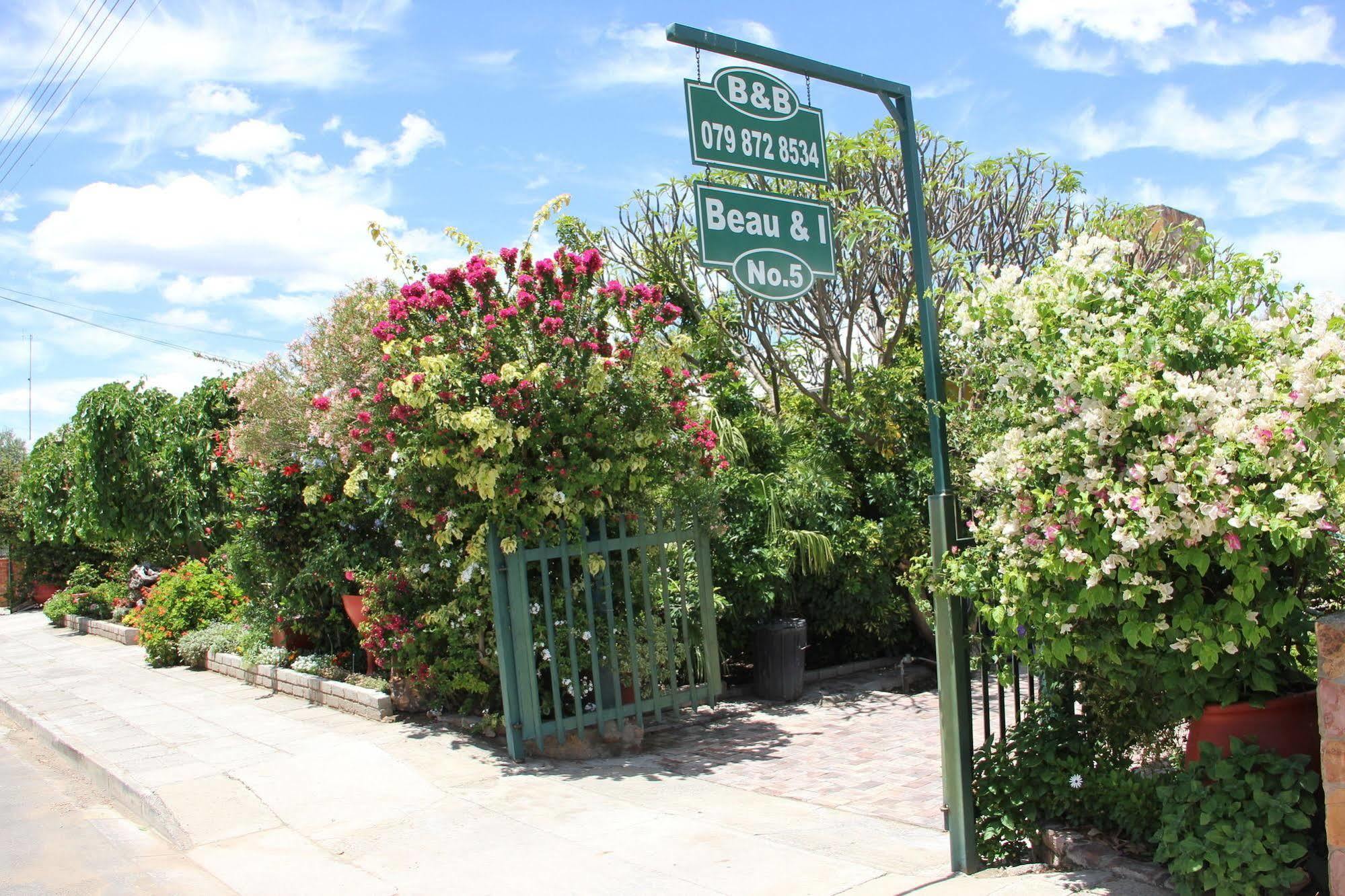 Beau & I Bed and Breakfast Graaff-Reinet Exteriör bild